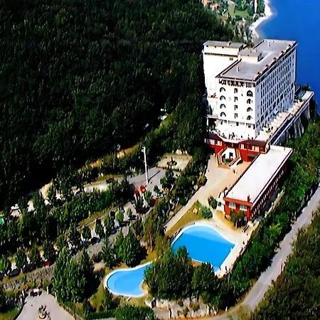 Welcoming In With Pool Apartament *