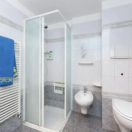 Apartament Welcoming In With Pool